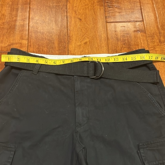 NWOT Adam Levine Cargo Shorts with Adjustable
Twill Belt Utility Pocket Size 32 - Picture 4 of 10